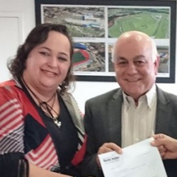 CÃ¡ssia Dourado e o deputado Helio de Sousa com o presidente da Agetop, Jayme RincÃ³n: atrÃ¡s de obras
