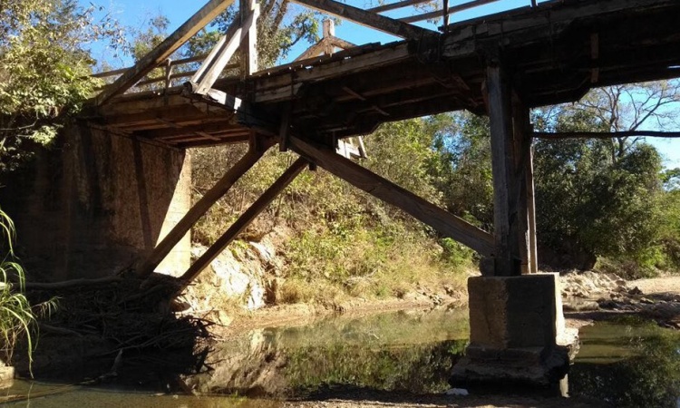 Ponte em situaÃ§Ã£o precÃ¡ria recebeu visita de vereadores