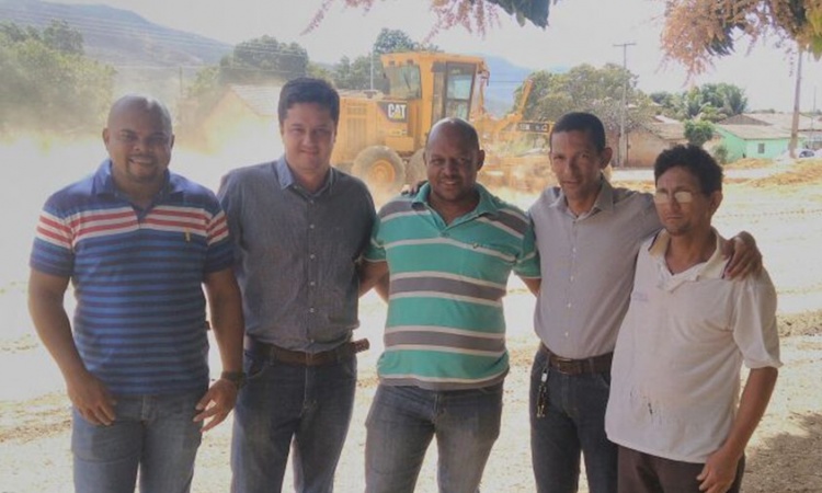 Vereadores e secretÃ¡rio municipal com o pastor Aldeir 