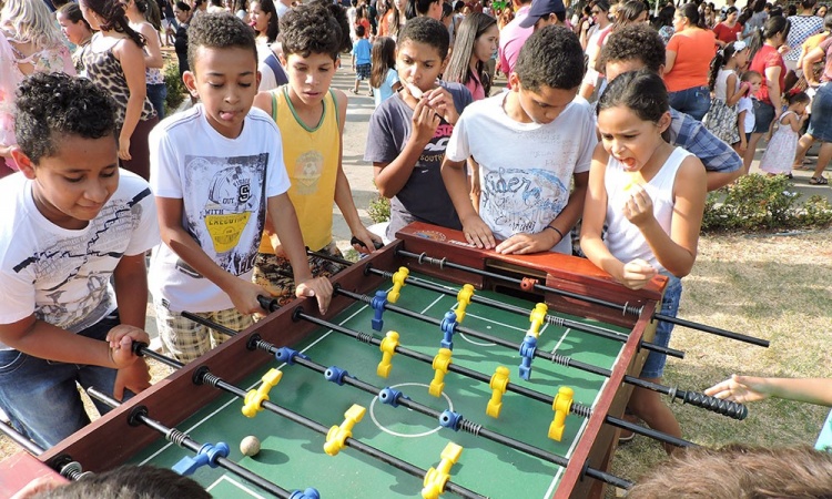 CrianÃ§as de CampinaÃ§u se divertiram muito com todo os brinquedos