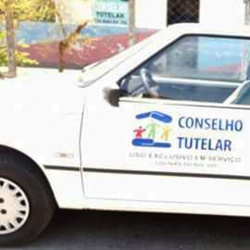 VeÃ­culo que foi entregue ao Conselho Tutelar da cidade de Colinas do Sul