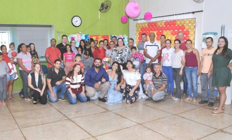Prefeita CÃ¡ssia Dourado, de Santa Isabel, foi surpreendida pelos servidores pÃºblicos, que realizaram uma festa para comemorar o seu aniversÃ¡rio
