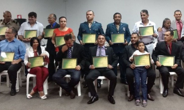 Homenageados pela CÃ¢mara Municipal de NiquelÃ¢ndia: justo reconhecimento ao trabalho pelo municÃ­pio