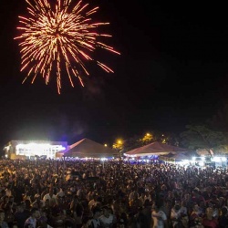 Virada de ano em GoianÃ©sia teve uma grande queima de fogos e shows: festa comandada por Renato