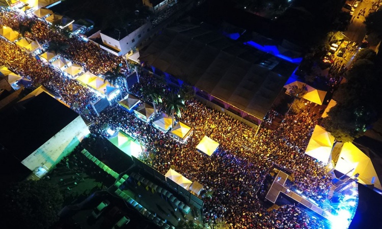 Milhares de pessoas brincaram o carnaval de GoianÃ©sia. GestÃ£o jÃ¡ promete repetir a dose para o ano de 2019