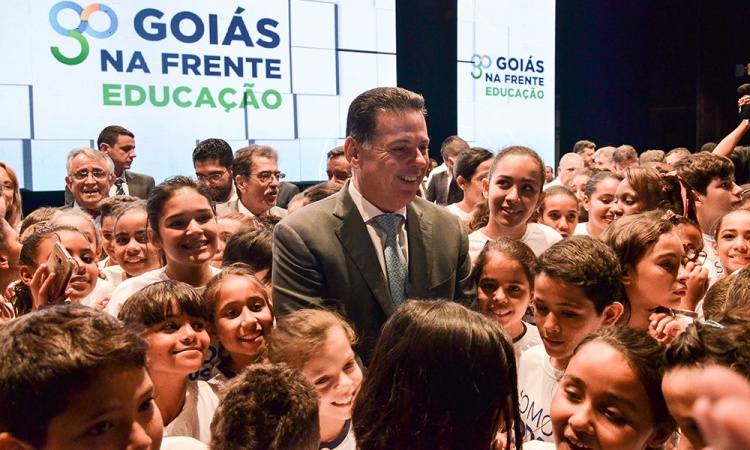 Marconi Perillo determinou concurso para contratar 900 novos professores