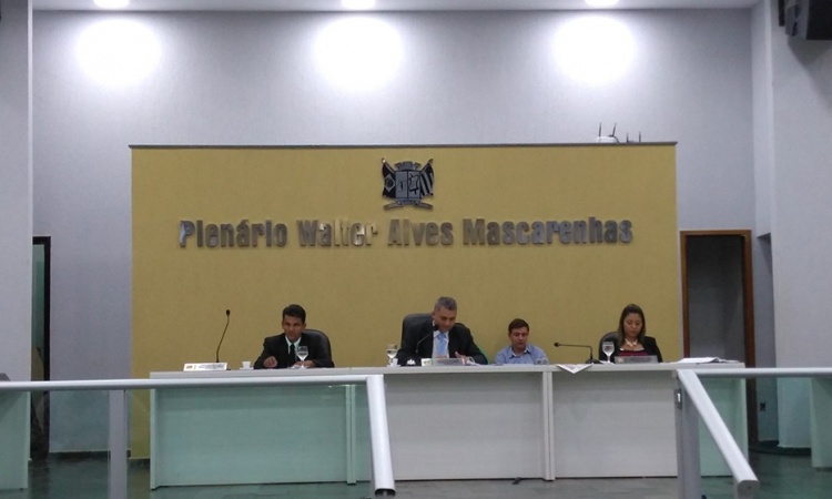 Cleidson comanda as sessÃµes na CÃ¢mara Municipal, que completou a apresentaÃ§Ã£o de 100 requerimentos