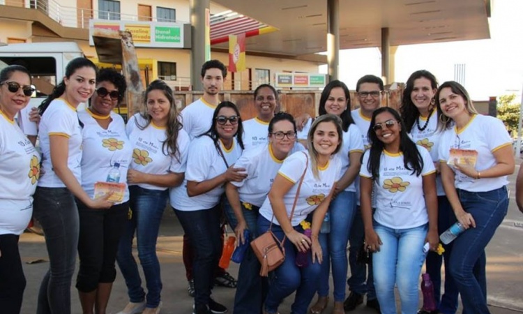 Equipe de profissionais promove ato pÃºblico em defesa das crianÃ§as e adolescentes do municÃ­pio de CrixÃ¡s
