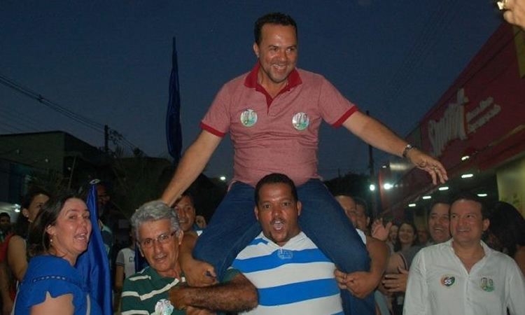 Dr. Fernando Carneiro com o seu vice Saullo Adorno