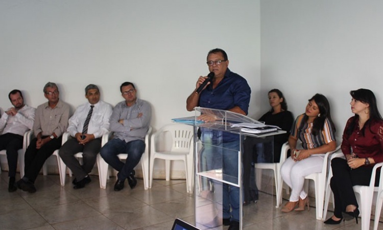 Ziquinho fala durante audiÃªncia pÃºblica para prestaÃ§Ã£o de contas da sua gestÃ£o a populaÃ§Ã£o de SÃ£o PatrÃ­cio