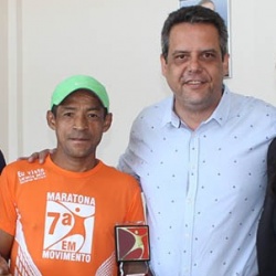 MarcÃ£o , Divino, prefeito Rafaell e secretÃ¡ria LetÃ­cia: apoio ao esporte