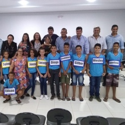 Alunos prestam homenagem aos vereadores de RianÃ¡polis: trabalho que Ã© reconhecido pela comunidade