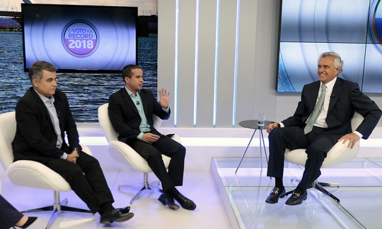 Ronaldo Caiado, governador eleito no dia 7 de outubro, durante entrevista a um canal de TV em GoiÃ¢nia