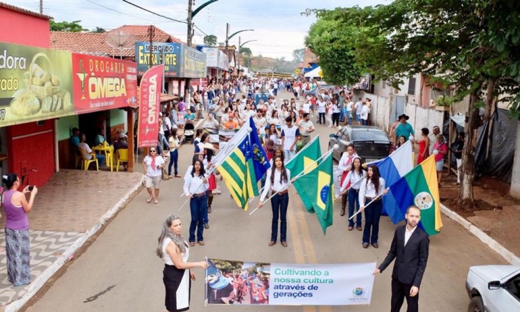 AniversÃ¡rio de 277 anos de Pilar de GoiÃ¡s comemorado com um grande desfile na cidade