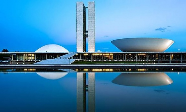 Imagem do Congresso Nacional em BrasÃ­lia: recursos para os partidos garantiram poucos eleitos em 2018