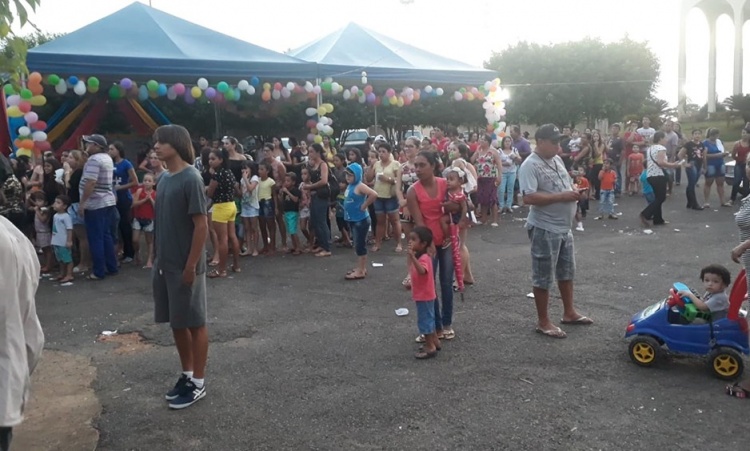 Local onde foi realizada a festa teve entrega de brinquedos e muita guloseimas para as crianÃ§as da cidade