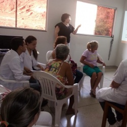 Mulheres recebem vÃ¡rias orientaÃ§Ãµes sobre doenÃ§as comuns entre elas