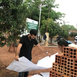 Prefeito SÃ¡vio Soares vistoria obra de quadra no povoado de Pilar Cruz