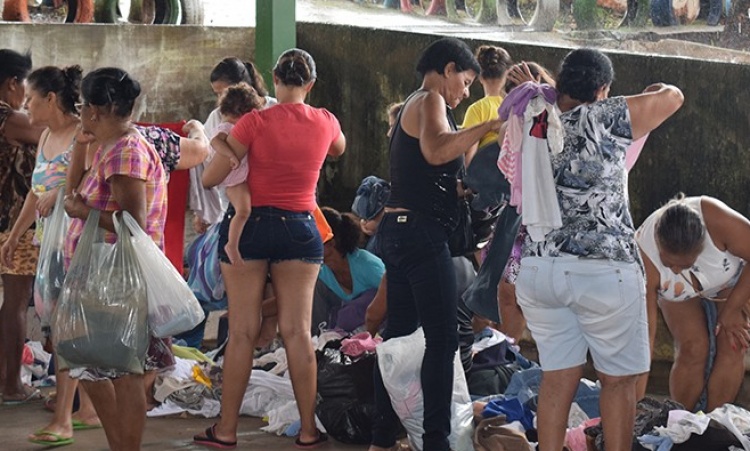 Prefeitura recolheu roupas usadas e novas para serem distribuÃ­das para famÃ­lias carentes de Ceres