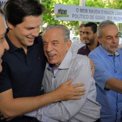 Daniel Vilela com o prefeito Iris Rezende logo apÃ³s a votaÃ§Ã£o no diretÃ³rio