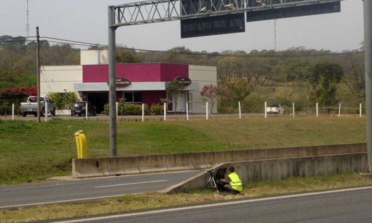 Radar escondido em rodovia goiana: fim deles em GoiÃ¡s por decisÃ£o do governador Ronaldo Caiado