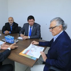 Glaustin durante reuniÃ£o de trabalho com o governador Ronaldo Caiado para acertar vinda da usina