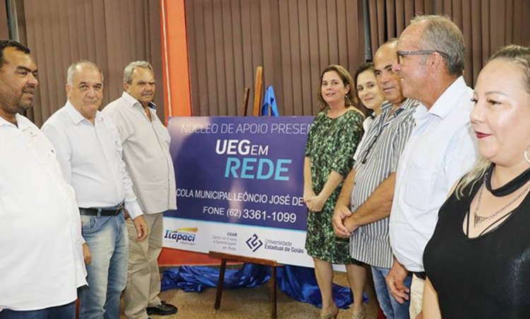 Prefeito MÃ¡rio com vereadores, secretÃ¡rios e corpo docente inauguram o nÃºcleo de ensino Ã  distÃ¢ncia