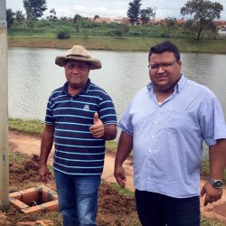 Vice Dr. JÃºnior, JoÃ£o da Penha e o prefeito PlÃ­nio Paiva, visitam obras para iluminaÃ§Ã£o no lago da cidade