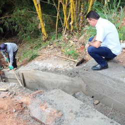Prefeito CÃ¡ssio GusmÃ£o acompanha a realizaÃ§Ã£o de obras em Uruana