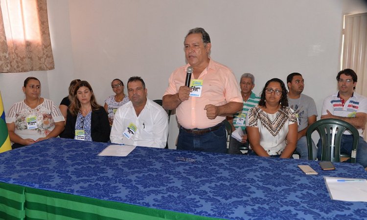 Edson Palmeiras fala durante ConferÃªncia Municipal de SaÃºde em Sta. Tereza: de olho no futuro
