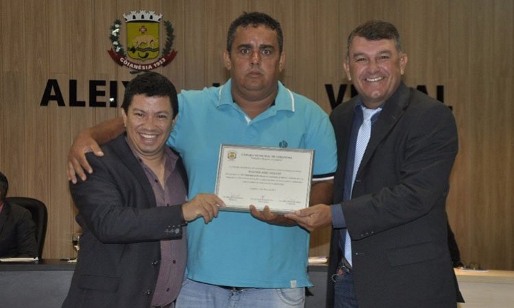 Advogado Aparecido Costa, o homeageado Vagner e Mauricinho