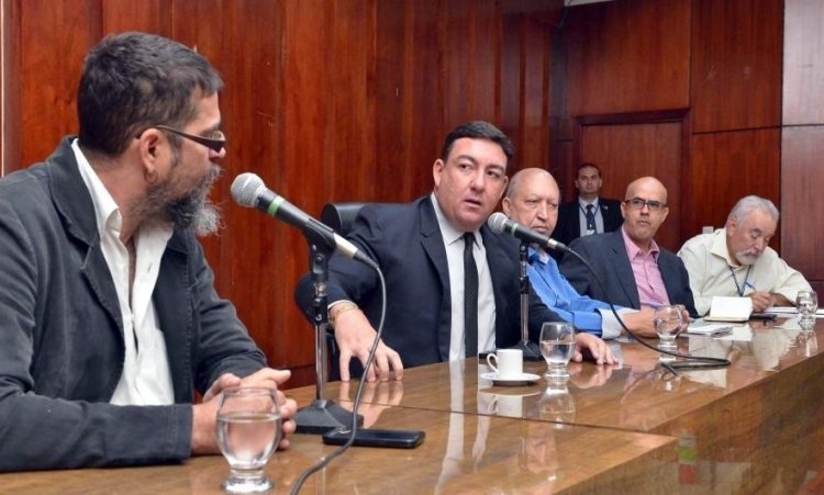 Integrantes do Clube de RepÃ³rteres PolÃ­ticos com o ex-deputado JosÃ© Vitti