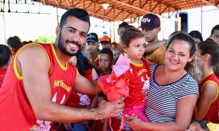 Prefeito SÃ¡vio participa e estimula a participaÃ§Ã£o de crianÃ§as no evento