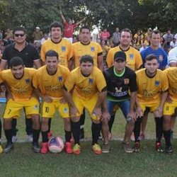 Equipe que participa do Campeonato da Amizade, tradiÃ§Ã£o pelo esporte