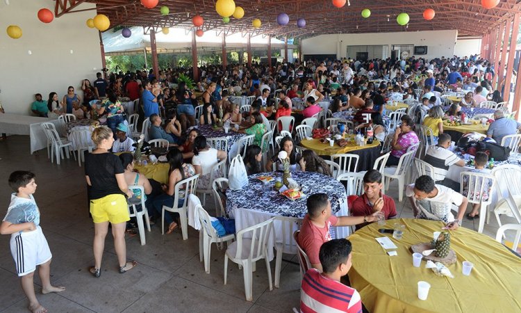Festa e muita diversÃ£o para os trabalhadores de UruaÃ§u: aÃ§Ã£o comandada pela prefeitura