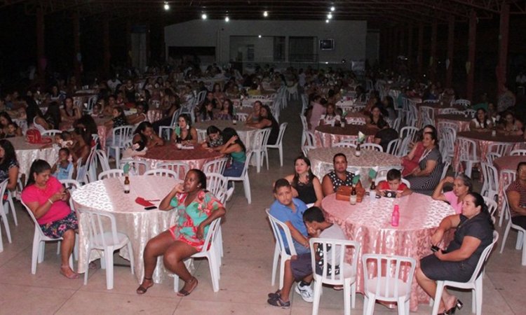 Jantar para as mÃ£es beneficiÃ¡rias dos programas sociais de UruaÃ§u