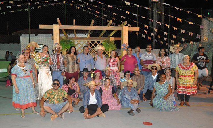Prefeito Edson e primeira-dama de Sta. Tereza participam do arraiÃ¡ na cidade: festa junina que Ã© tradicional