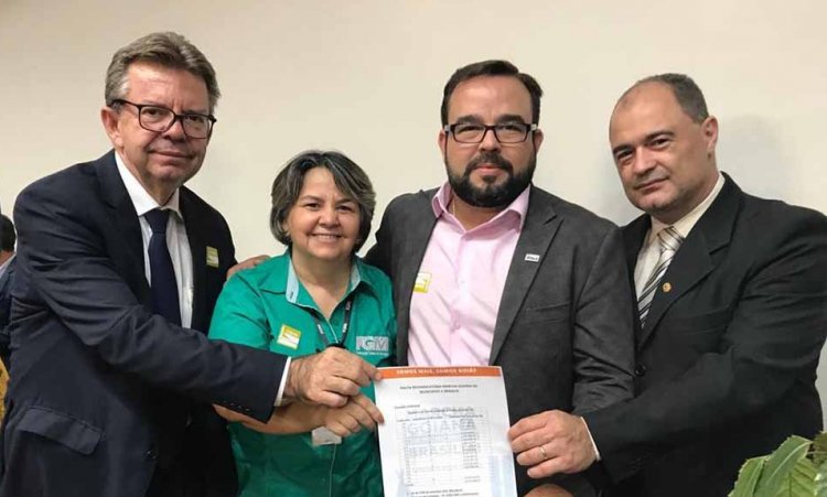 Em BrasÃ­lia o prefeito Fred participa de mais um ato pÃºblico em busca de mais recursos aos municÃ­pios
