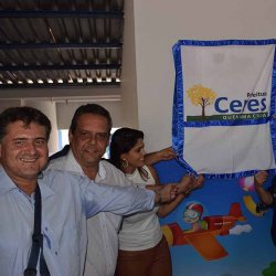 Prefeito Rafaell Melo com autoridades durante inauguraÃ§Ã£o de obra em uma unidade de ensino de Ceres