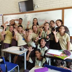 Andressa com seus colegas de sala de aula na cidade de Porangatu: a verdadeira aula foi dada sobre inclusÃ£o 