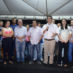 Prefeito Valmir entrega duas caminhonetes para a SaÃºde