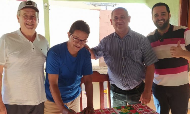 Ex-vereador assina filiaÃ§Ã£o no PSDB ao lado de dois ex-prefeitos