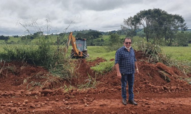 Ziquinho em mais uma regiÃ£o na zona rural onde ele realiza obras