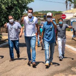 Prefeito SÃ¡vio tambÃ©m sai Ã s ruas para pedir votos