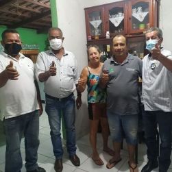 Candidato do DEM em Pilar de GoiÃ¡s faz campanha visitando moradores nas suas residÃªncias: corpo a corpo