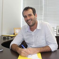 O prefeito Renato teve registro cassado tambÃ©m quer debater