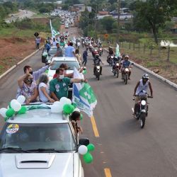 Centenas de carros e motos durante megacarreata em SÃ£o Luiz do Norte