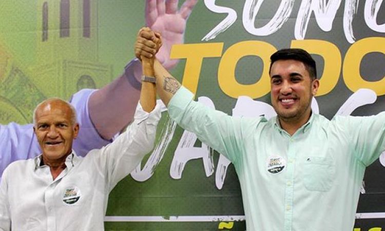 Paulo VÃ­tor (dir.) lidera corrida sucessÃ³ria em JaraguÃ¡ com 42,73%