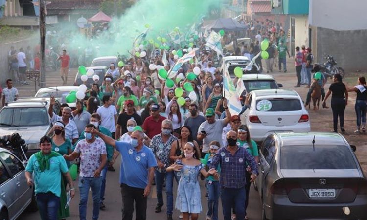 Caminhada pelas ruas de SÃ£o Luiz do Norte mostra forÃ§a eleitoral
