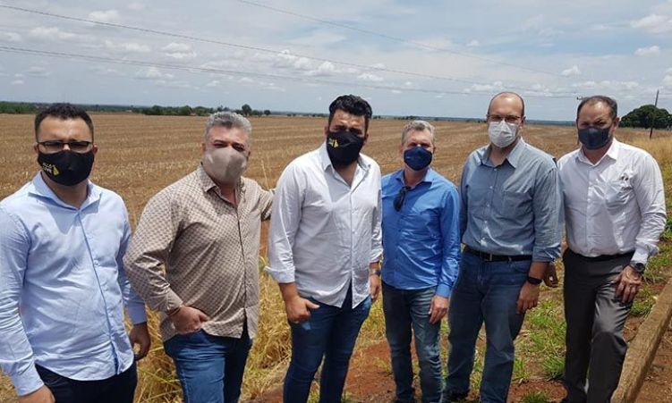 TÃ©cnicos do governo de GoiÃ¡s com representantes de grupo empresarial em AcreÃºna: investimento milionÃ¡rio